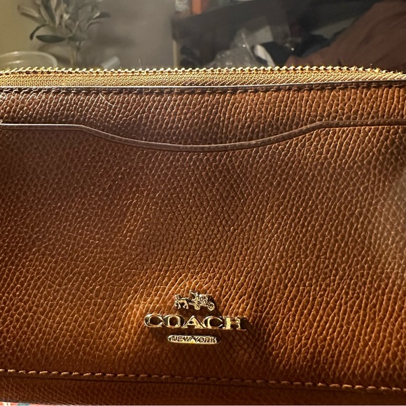 NWOT COACH LEATHER WALLET!! - Picture 3 of 13